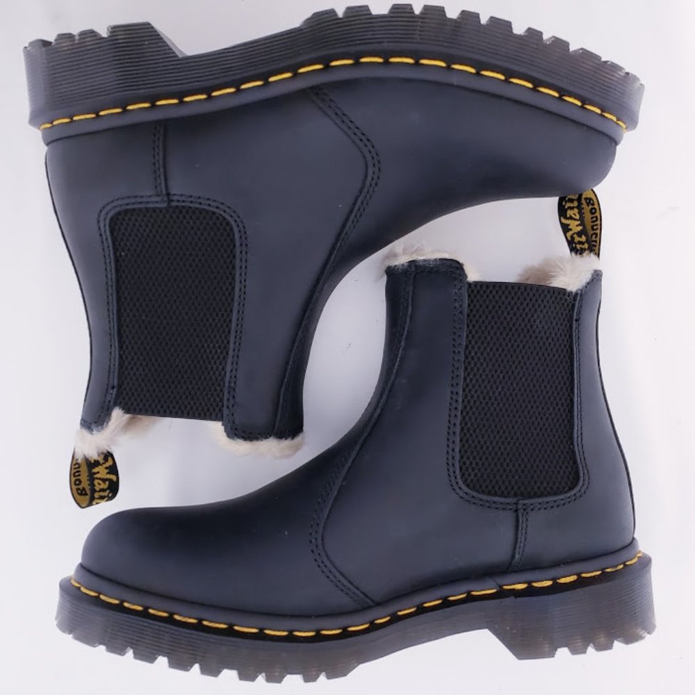 DR. MARTENS LEONORE SHERPA CHELSEA BOOTS EUC!!